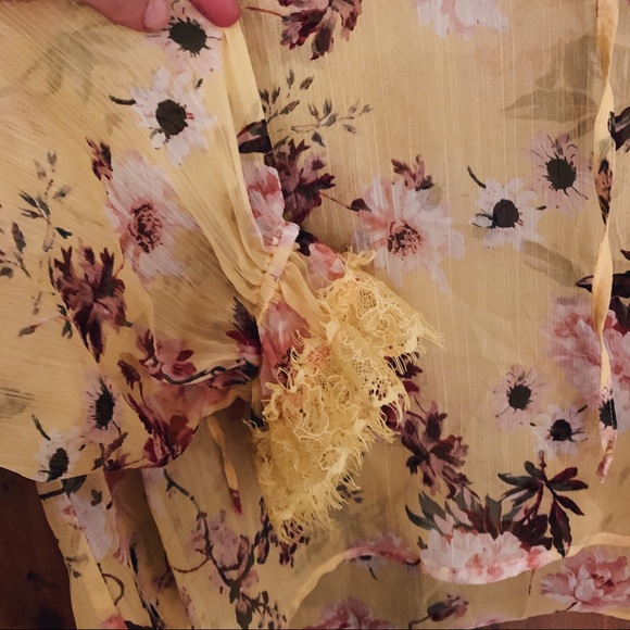Yellow Floral Blouse - Picture 3 of 3